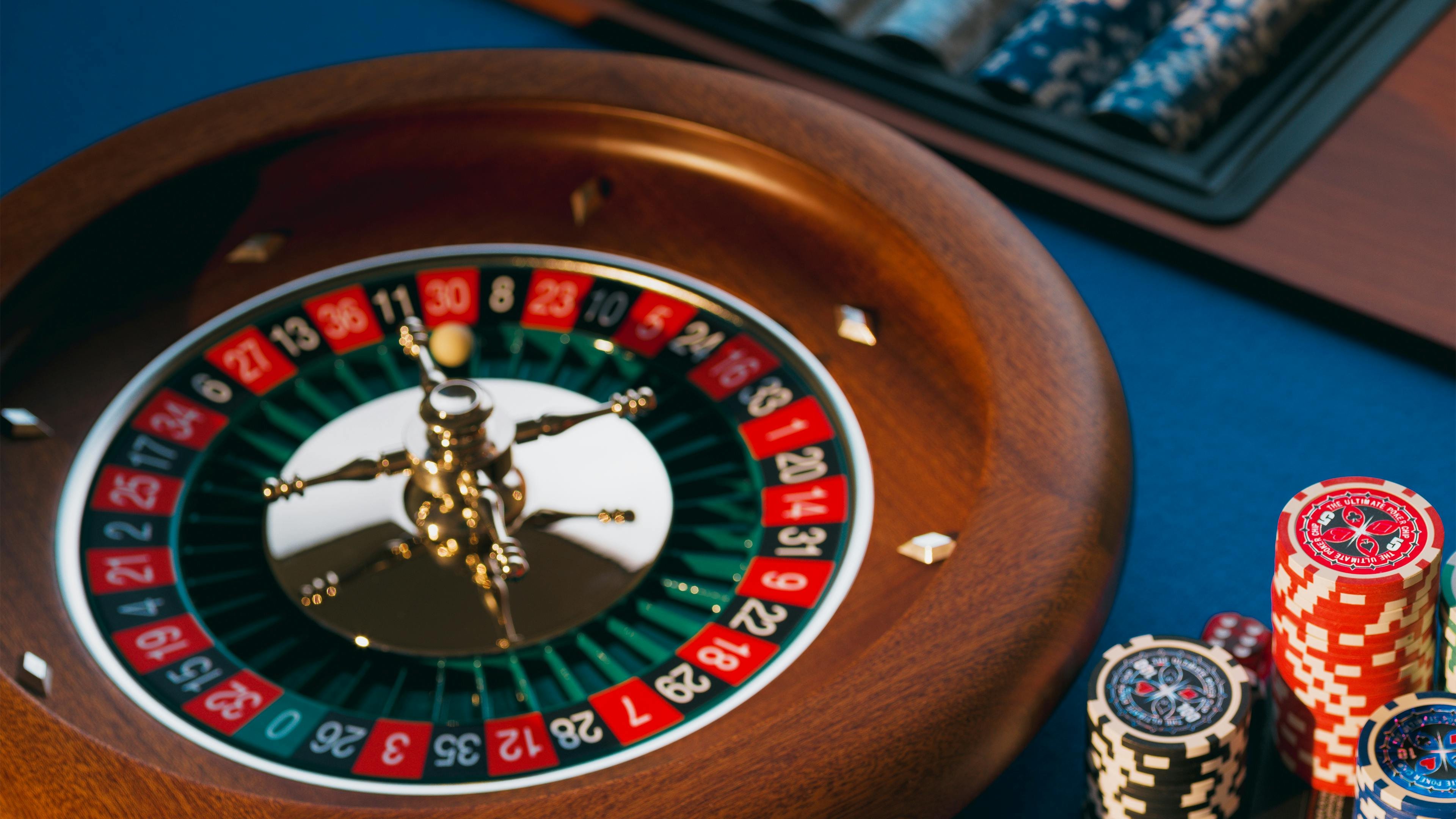 Filipino player browsing jlmmmm sports betting and casino game categories on mobile